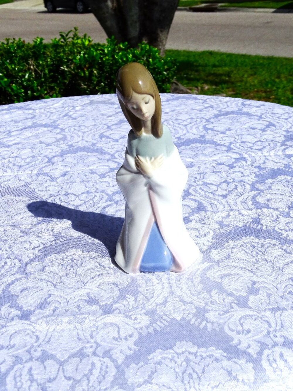 Llardro Porcelain Virgin Mary